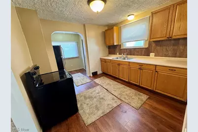909 Clarendon Avenue SW, Canton, OH 44710 - Photo 16
