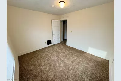 909 Clarendon Avenue SW, Canton, OH 44710 - Photo 28