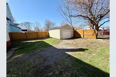 909 Clarendon Avenue SW, Canton, OH 44710 - Photo 6