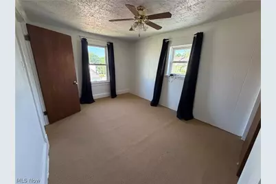 1452 Humbolt Avenue, Youngstown, OH 44502 - Photo 10