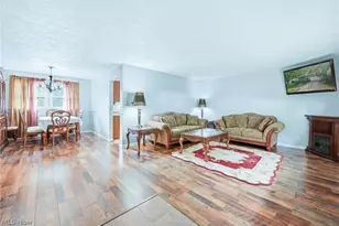 466 Wendemere Dr, Hubbard, OH 44425 - Photo 6
