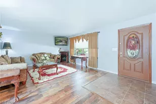466 Wendemere Dr, Hubbard, OH 44425 - Photo 8