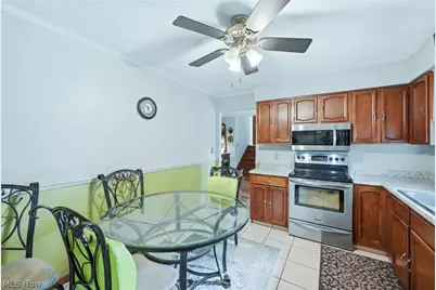 466 Wendemere Drive, Hubbard, OH 44425 - Photo 12
