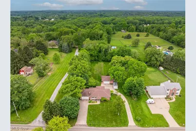 11385 William Penn Avenue NE, Hartville, OH 44632 - Photo 2