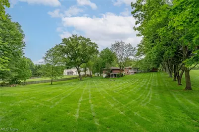 11385 William Penn Avenue NE, Hartville, OH 44632 - Photo 8