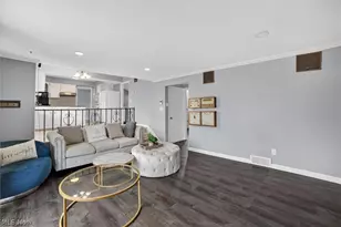 1905 Camberly Dr, Lyndhurst, OH 44124 - Photo 12