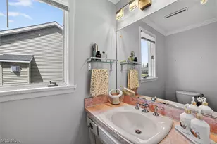 1905 Camberly Dr, Lyndhurst, OH 44124 - Photo 18