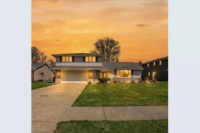 1905 Camberly Drive, Lyndhurst, OH 44124 - Photo 2