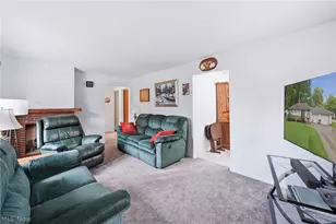 3195 Sunnybrooke Dr, Youngstown, OH 44511 - Photo 6