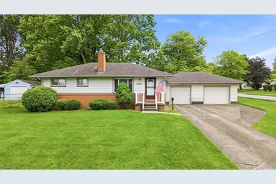 3195 Sunnybrooke Drive, Youngstown, OH 44511 - Photo 1
