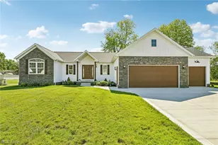 533 E Lakewood Dr, Canal Fulton, OH 44614 - Photo 1