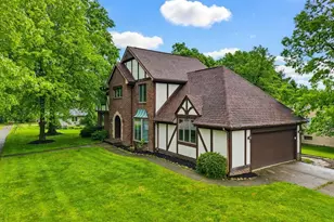 951 S Azalea Blvd, Barberton, OH 44203 - Photo 2
