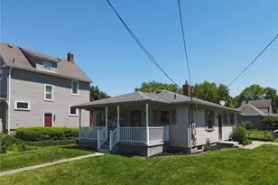 701 Jones St, Hubbard, OH 44425 - Photo 2