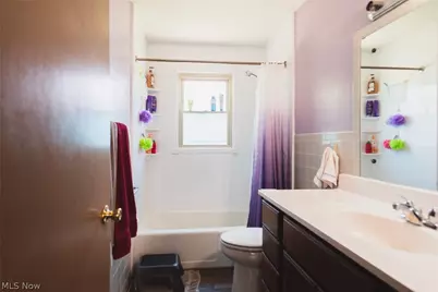 701 Jones Street, Hubbard, OH 44425 - Photo 10