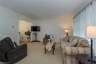 23630 Carriage Ln, North Olmsted, OH 44070 - Photo 14