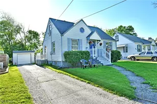 394 Meadowbrook Ave SE, Warren, OH 44483 - Photo 2