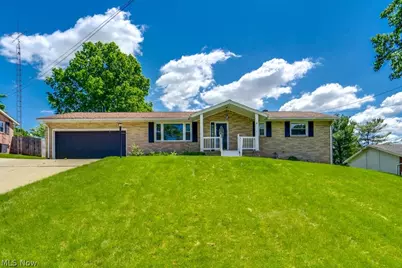 1704 Plymouth Knoll Avenue NW, Massillon, OH 44646 - Photo 2