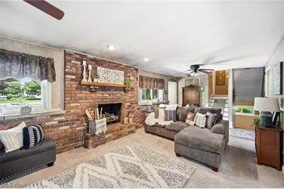 8860 Evergreen Drive, Mentor, OH 44060 - Photo 4