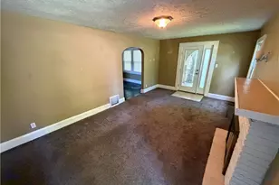 918 Frederick Blvd, Akron, OH 44320 - Photo 8