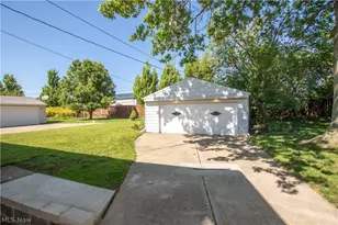 317 E 312th St, Willowick, OH 44095 - Photo 30