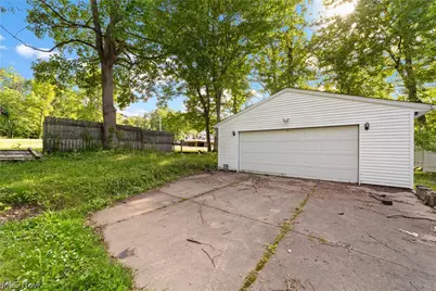 41511 Hazelwood Street, Elyria, OH 44035 - Photo 16