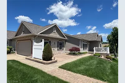 203 Heritage Crossing SE, Sugarcreek, OH 44681 - Photo 2
