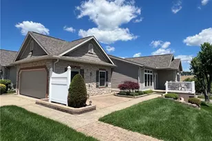 203 Heritage Crossing SE, Sugarcreek, OH 44681 - Photo 2