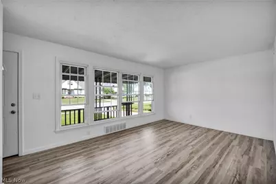 424 E 308th Street, Willowick, OH 44095 - Photo 12