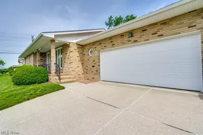 317 E Linwood Avenue, Akron, OH 44301 - Photo 2