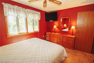 230 W Lakeshore Dr, Port Clinton, OH 43452 - Photo 12