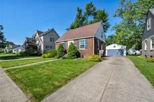 208 Longfellow St, Elyria, OH 44035 - Photo 4