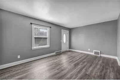 208 Longfellow Street, Elyria, OH 44035 - Photo 8