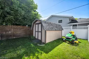 127 Edgefield Dr, Elyria, OH 44035 - Photo 44