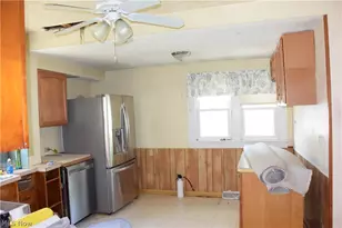 1020 Falls Ave, Cuyahoga Falls, OH 44221 - Photo 12