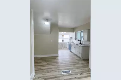 569 Barwell Street, Akron, OH 44303 - Photo 10