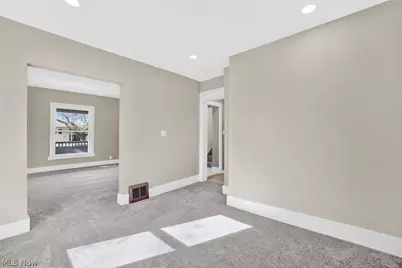 941 Carnegie Avenue, Akron, OH 44314 - Photo 10