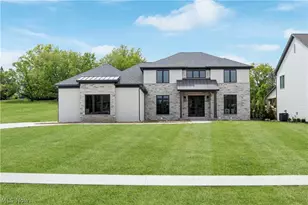 526 Sawgrass Dr, Fairlawn, OH 44333 - Photo 1