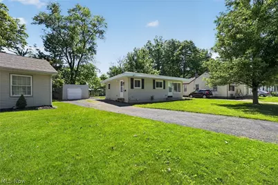 1239 E 332nd Street, Eastlake, OH 44095 - Photo 4