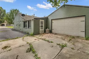 1542 Lynn Ave, Youngstown, OH 44514 - Photo 4