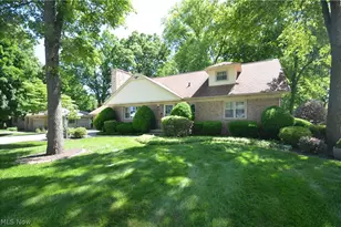 614 Fairwood Dr, Tallmadge, OH 44278 - Photo 2