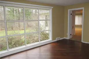 17084 Sunset Dr, Chagrin Falls, OH 44023 - Photo 6
