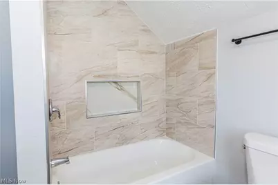 586 Brittain Road, Akron, OH 44305 - Photo 12