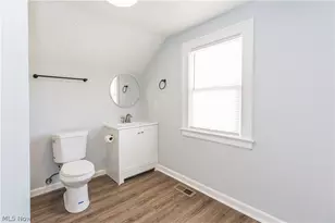 586 Brittain Rd, Akron, OH 44305 - Photo 10