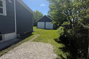 586 Brittain Rd, Akron, OH 44305 - Photo 2