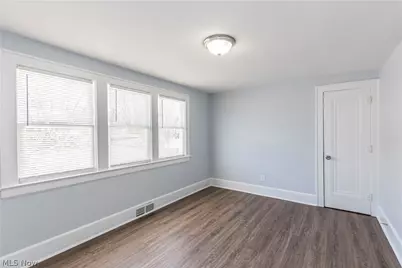 586 Brittain Road, Akron, OH 44305 - Photo 14