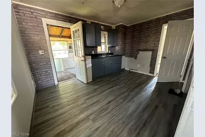 1616 Bank Place SW, Canton, OH 44706 - Photo 2