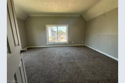 1616 Bank Place SW, Canton, OH 44706 - Photo 4