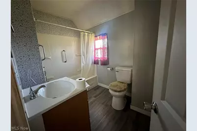 1616 Bank Place SW, Canton, OH 44706 - Photo 8