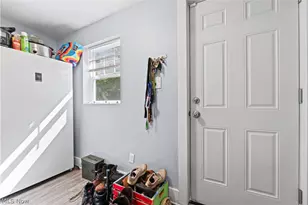 761 Carlysle St, Akron, OH 44310 - Photo 10