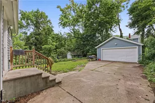 761 Carlysle St, Akron, OH 44310 - Photo 30